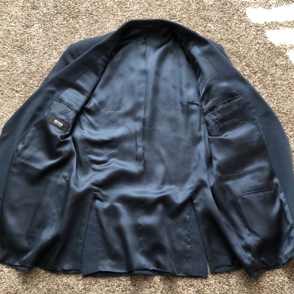 Hugo Boss blue men’s suit, jacket size 40 L and pants 31 x 36, made in Germany. - Picture 5 of 13
